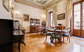 Affreschi Su Roma Luxury B&B